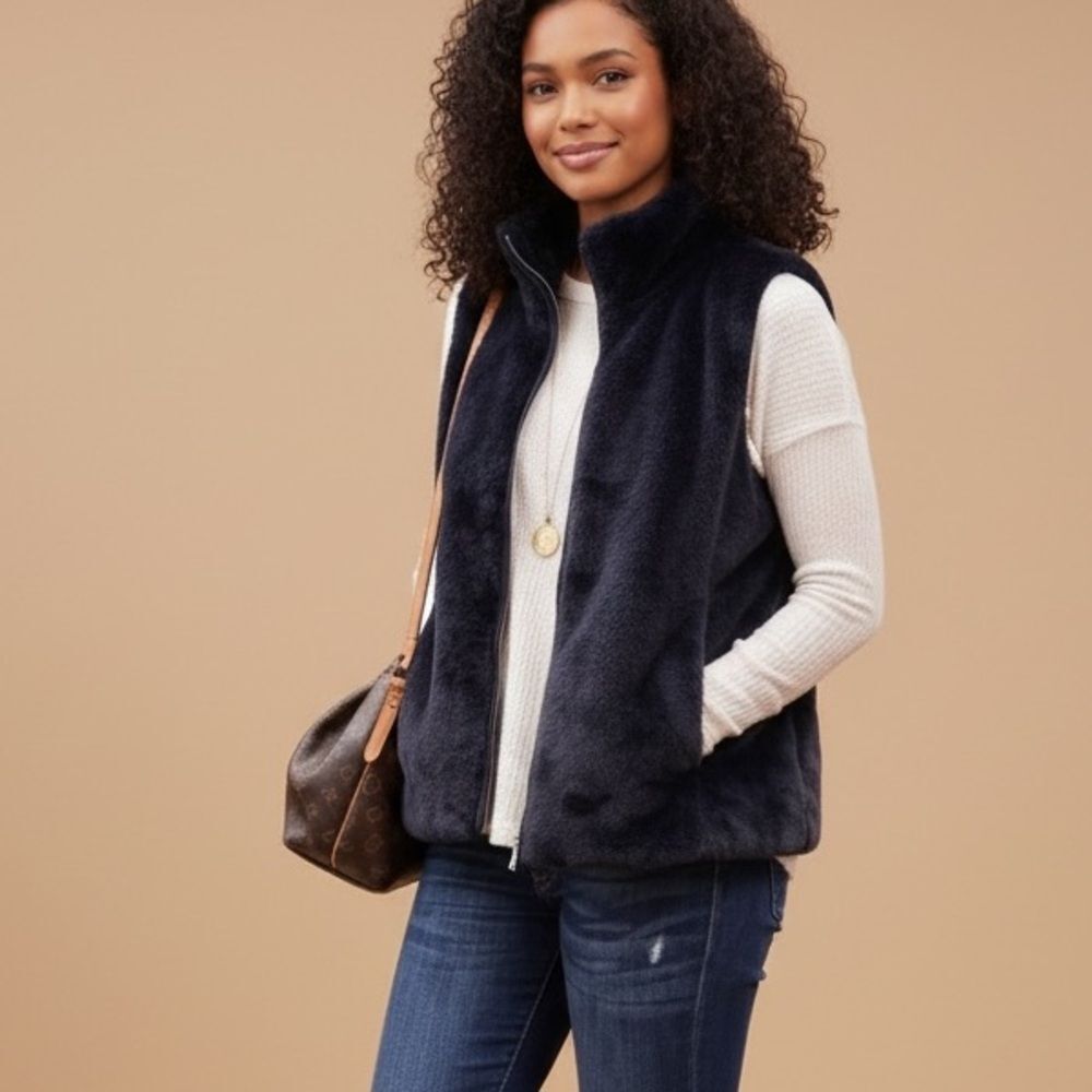 J. Crew Women's XS Navy Blue Faux Fur Vest‎ Zip-Up Casual